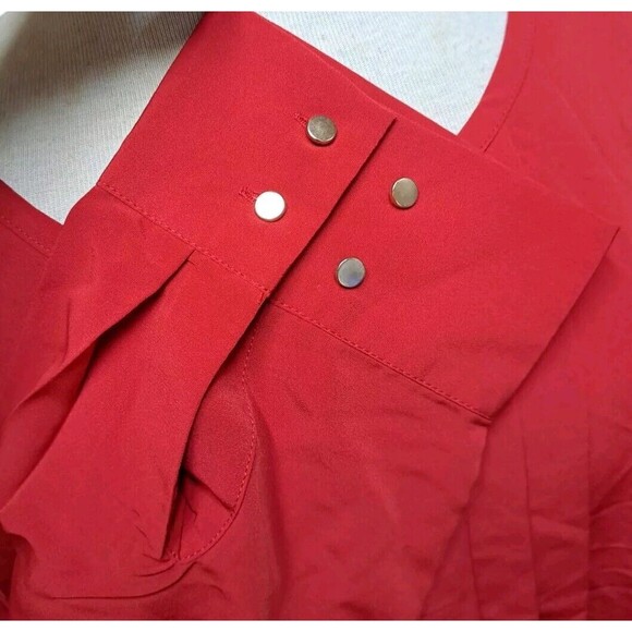 AFFINITY APPAREL Dressy Top Women’s 5XL Red Pleated Blouse Zip Back Gold Buttons - Picture 6 of 8